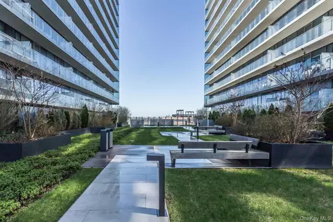 131-03 40th Rd #10E, Flushing, NY 11354
