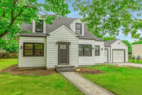 250 Mallard Rd, North Hempstead, NY 11514