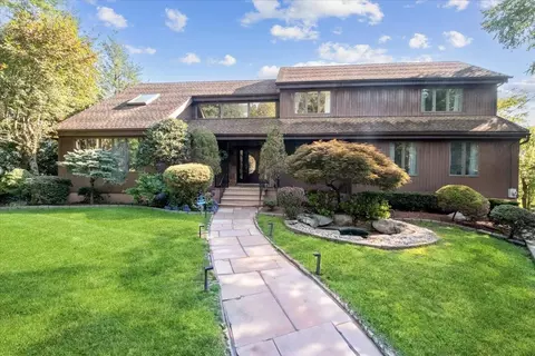 6 Kaateskill Pl, Greenburgh, NY 10583