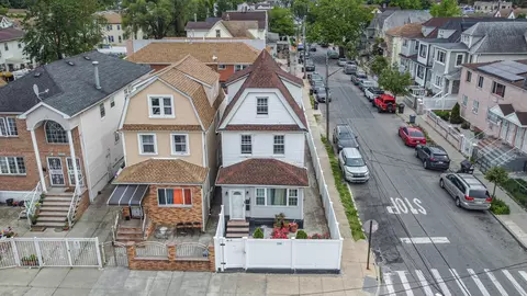 164-02 107th Ave, Jamaica, NY 11433