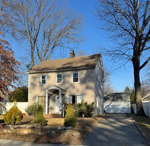 187 Castle Ave, North Hempstead, NY 11590