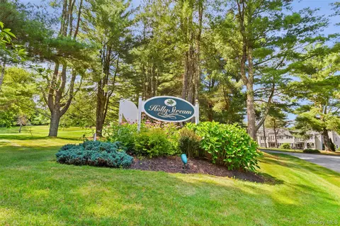 103 Holly Stream Ct, Southeast, NY 10509