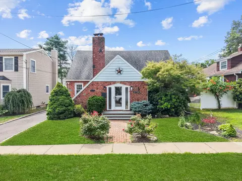 2754 Natta Blvd, Bellmore, NY 11710
