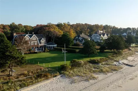 12120 New Suffolk Ave, Cutchogue, NY 11935