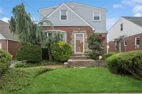 1111 Theodora St, Franklin Square, NY 11010