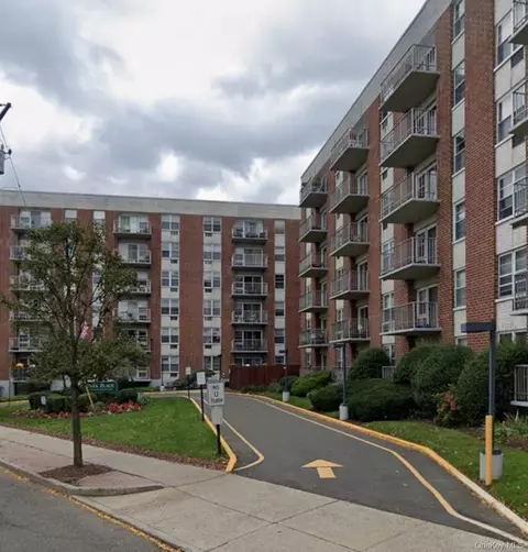 35 Park Ave #4N, Ramapo, NY 10901