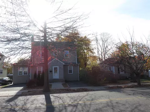 356 Brook Ave, Bay Shore, NY 11706