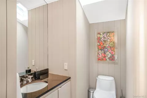 Bath - 487 Tarpon Walk, Patchogue, NY 11772 photo 3 of 4