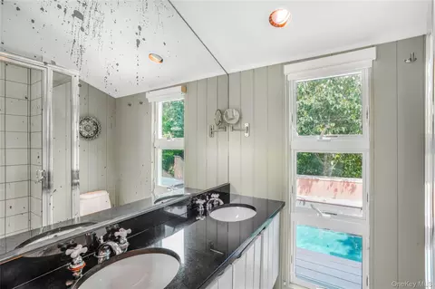 Bath - 487 Tarpon Walk, Patchogue, NY 11772 photo 2 of 4