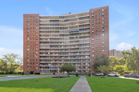 61-45 98 St #11G, New York, NY 11374