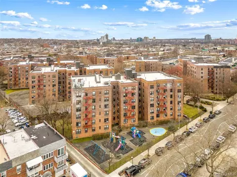 15040 71st Ave #6C, Flushing, NY 11367