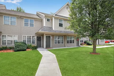 329 Gregory Ct, Lloyd, NY 12528