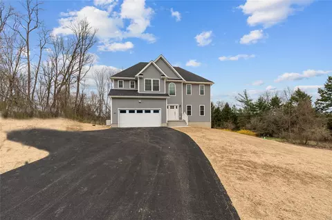 304 W Clove Mountain Rd, Union Vale, NY 12540