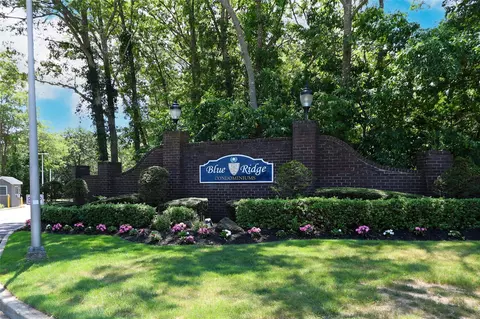 720 Blue Ridge Dr, Medford, NY 11763