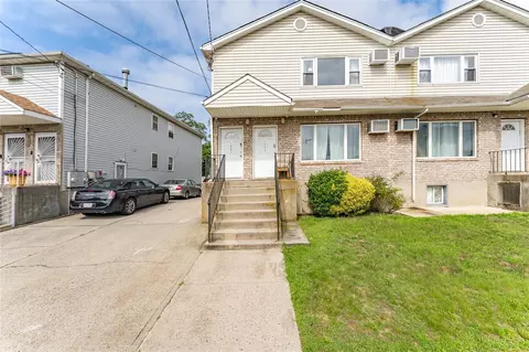 1051 Bay 32nd St, Far Rockaway, NY 11691