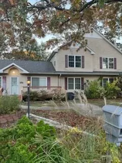 11 Bonny Dr, Mastic, NY 11950