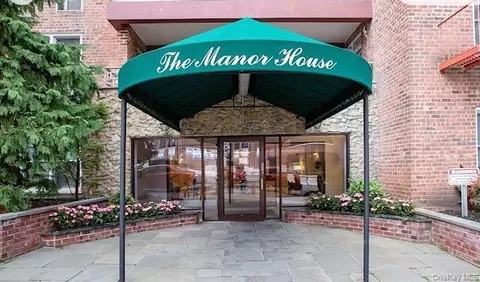 24120 Northern Blvd #4C, Douglaston, NY 11362