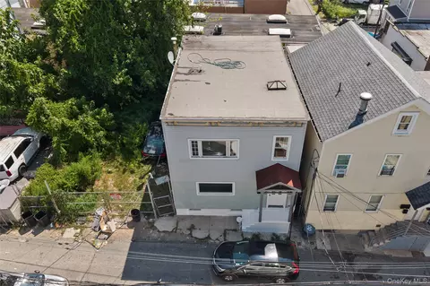 6 Stewart Pl, Yonkers, NY 10701