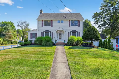 74 Ferris Ln, Poughkeepsie, NY 12601