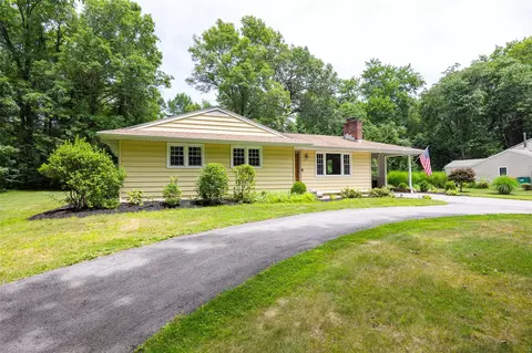 18 Alexander Blvd, Poughkeepsie, NY 12603