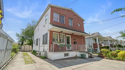 22906 113th Ave, New York, NY 11429