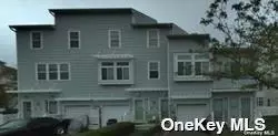 161 Sea Grass Ln, New York, NY 11692