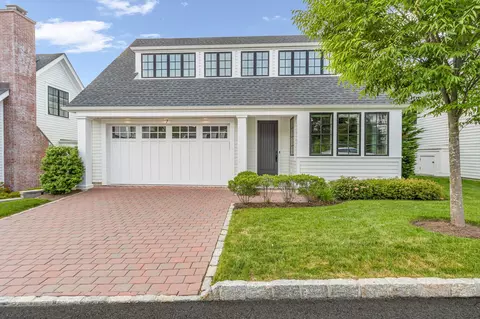7 Honeysuckle Ln, Rye Brook, NY 10573
