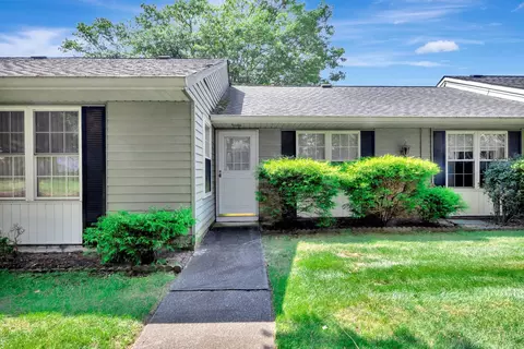 384 Woodbridge Dr #B, Ridge, NY 11961
