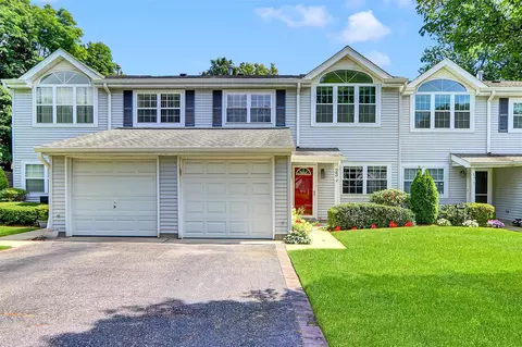 23 Indian Trce, Kings Park, NY 11754