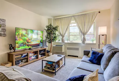 144-60 Gravett Rd #4J, Flushing, NY 11367