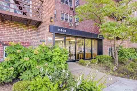 144-60 Gravett Rd #4J, Flushing, NY 11367