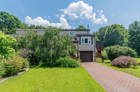 11 Hamlet Ct, Wappinger, NY 12590
