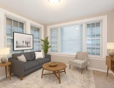 194-56 Murdock Ave, New York, NY 11412