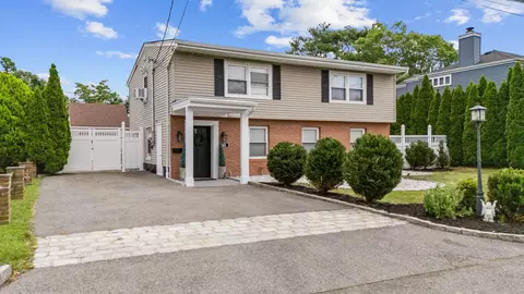 165 Jennifer Ln, Yonkers, NY 10710
