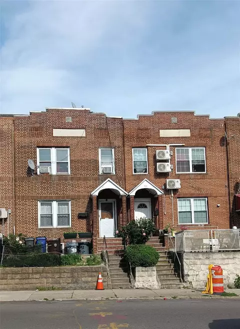 50-43 48 St, New York, NY 11377