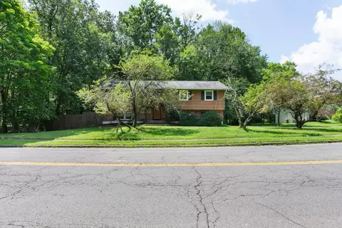 61 Pinebrook Rd, Ramapo, NY 10952