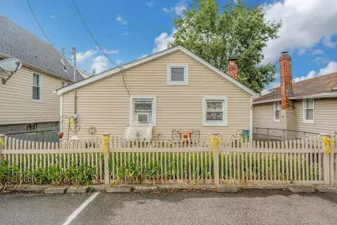 30 Edgewater Park # A, New York, NY 10465