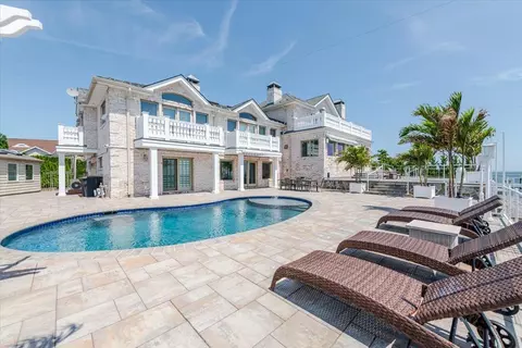 130 Riviera Dr S, Massapequa, NY 11758