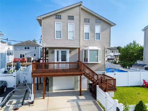 644 Arthur St, Baldwin, NY 11510