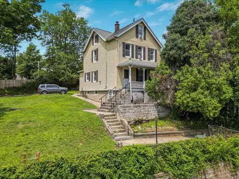 27 Hall Ave, White Plains, NY 10604