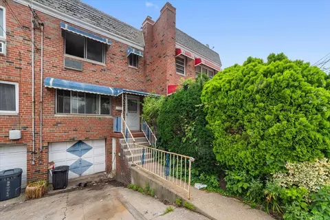 2814 Bruner Ave, New York, NY 10469