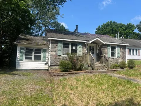115 Chestnut Ave, New Windsor, NY 12553