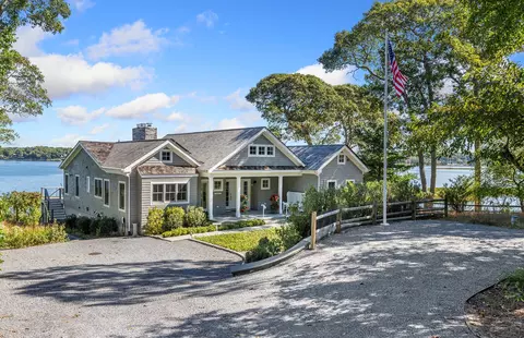 84 Oyster Shores Rd, East Hampton, NY 11937
