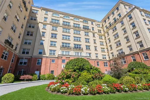 10 Byron Pl #607, Larchmont, NY 10538