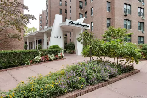 139-15 83 Ave #219, New York, NY 11435