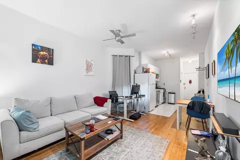 313 E 89th St #2C, New York, NY 10128