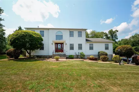 47 Red Schoolhouse Rd, Ramapo, NY 10977