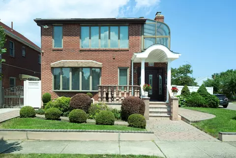 183-19 69th Ave, New York, NY 11366