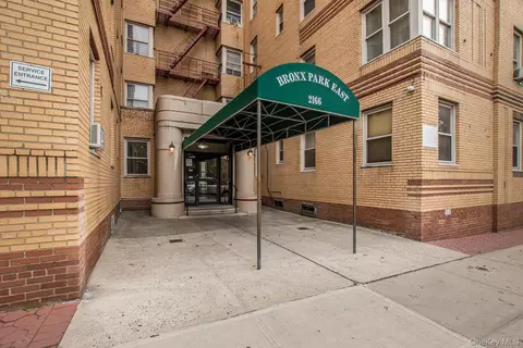 2166 Bronx Park East St #6J, New York, NY 10462