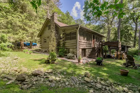 16 Serenity Rd, Greenwood Lake, NY 10925